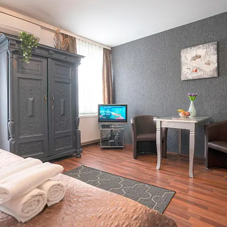 Apartment Centre